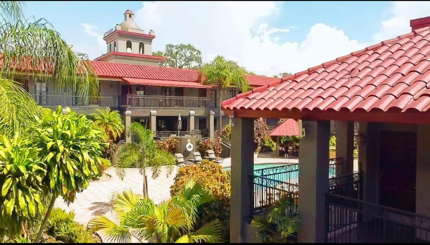 Red Roof Inn Plus & Suites Tampa Exteriér fotografie