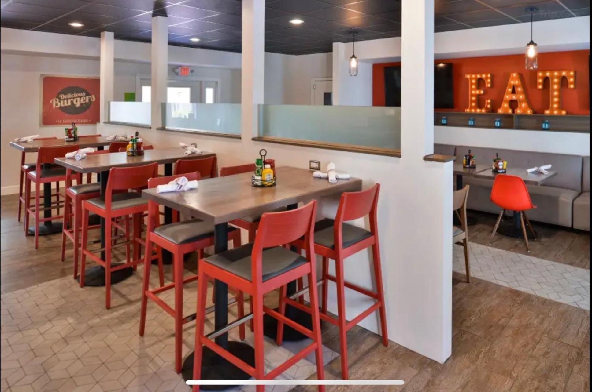 Red Roof Inn Plus & Suites Tampa Exteriér fotografie